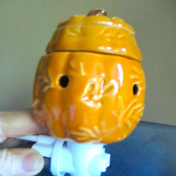 Sonoma Scented Wax Cube Outlet Warmer PUMPKIN Brand New in Box w/Tag - Picture 1 of 6